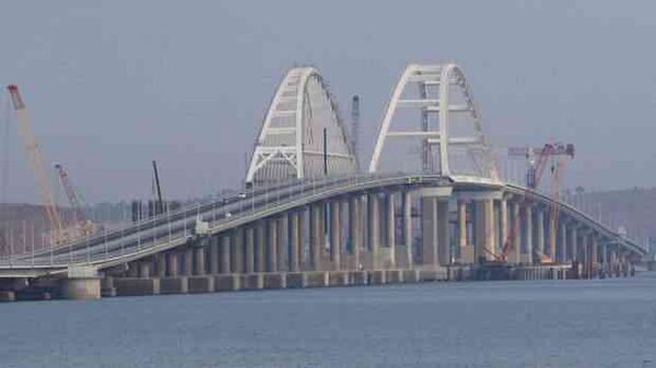 Привет укропам: Фарватерные опоры Крымского моста обезопасили от столкновения с судами.