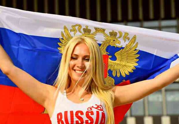 «Поклонницы футбола в России затмили собой сам футбол!» - иностранцы о российском мундиале