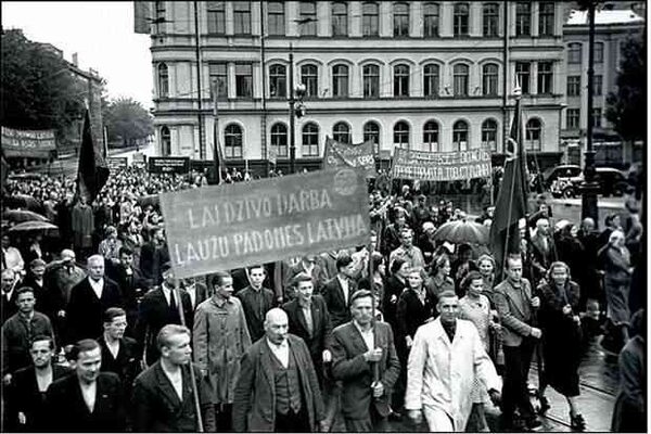 РФ напомнила Латвии о законном вступлении республики в СССР в 1940 г