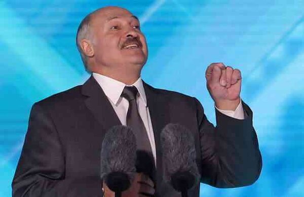 Славший «на хрен» союз с РФ Лукашенко попросил Путина о защите