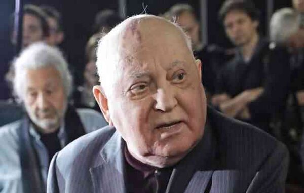 Михаил Горбачёв поддержал белорусских майданщиков. Ранее то же самое сделала дочь Бориса Ельцина
