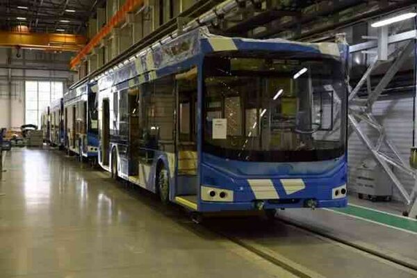 Беглов открыл линию по производству современных комфортабельных троллейбусов «Адмирал»
