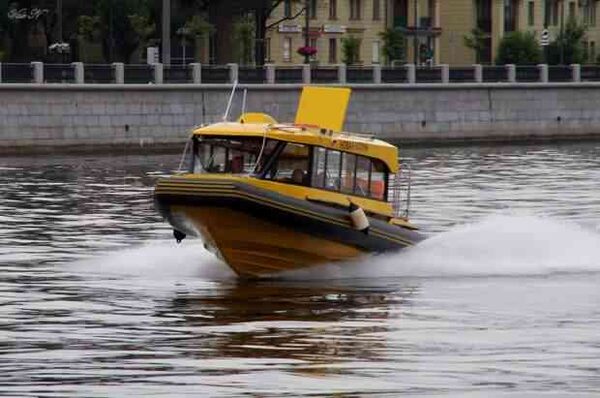 В городе на Неве заработало водное такси от Gett и AnyShips