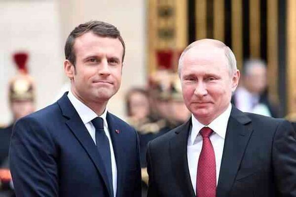 Путин и Макрон – о странностях их политической любви
