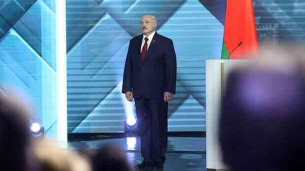 Батьку дожали, но не убедили: Лукашенко уходит, чтобы вернуться?