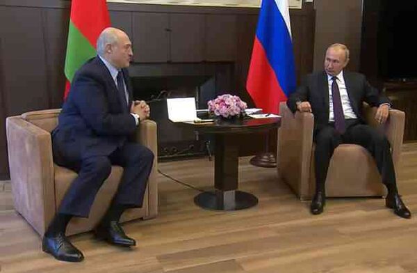 Путин пообещал провести профилактическую беседу с Лукашенко