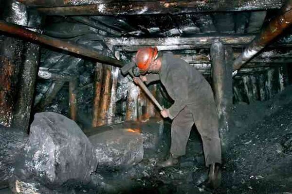 «Лишь единицы знают, где аварийные выходы»: в каких условиях работают шахтеры Горняки рассказали, как руководство шахт обманывает проверки