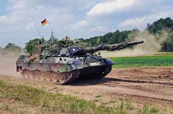 «Немецкие танки вновь могут оказаться в России»: Spiegel назвал причину отказа Берлина поставлять технику Киеву