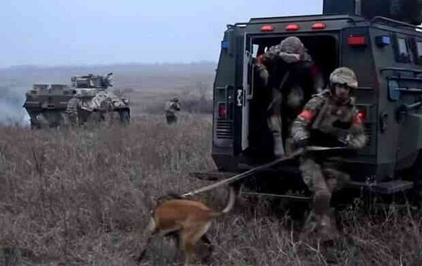 В Сети оказались кадры постановочных съёмок ВСУ о «героических боях с российской армией»