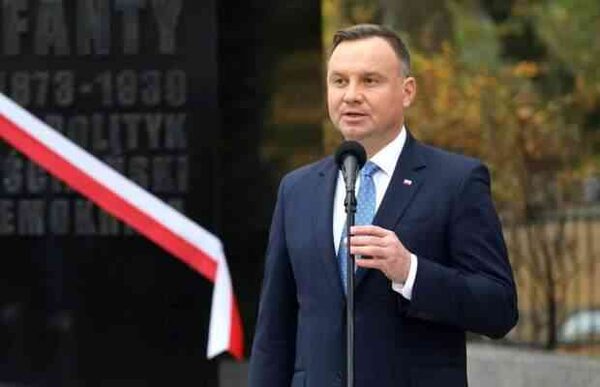 Дуда предрек украинскому государству воссоединение с Польшей
